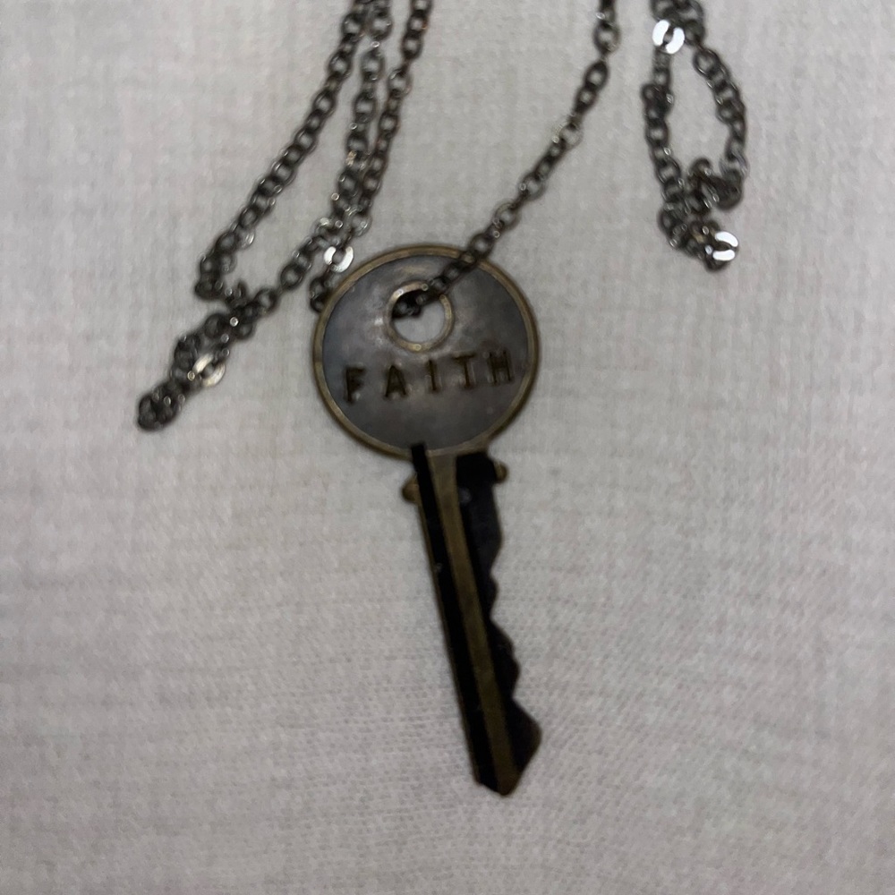 Faith Giving Key - Picture 4 of 4